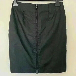 Banana Republic Black Skirt Size 4, Zips entire length of back side